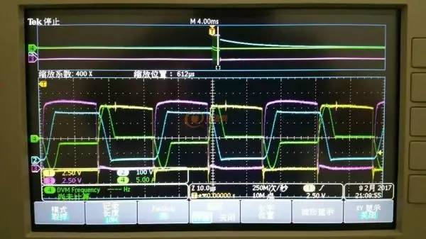 充電機空載波形圖