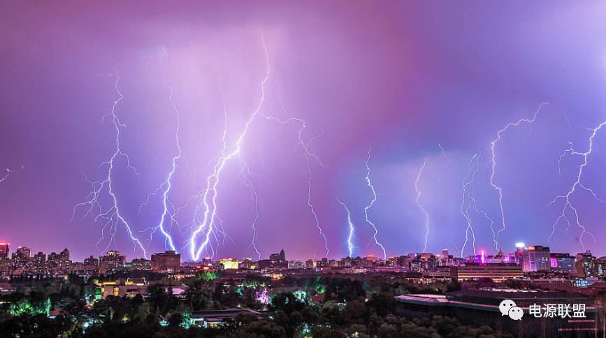 蓄電池充電機防雷設計解決方案