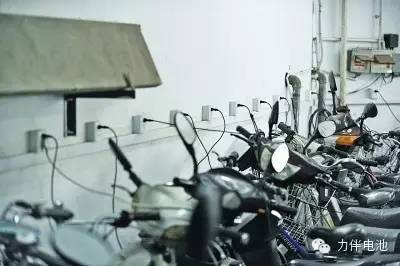 電動車充電機充電蓄電池充電時間如何調整才能不過充呢？