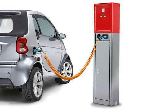 "智慧路燈+充電機(jī)充電樁"上崗為汽車(chē)充電 還提供免費(fèi)WiFi "智慧路燈+充電機(jī)充電樁"上崗為汽車(chē)充電 還提供免費(fèi)WiFi