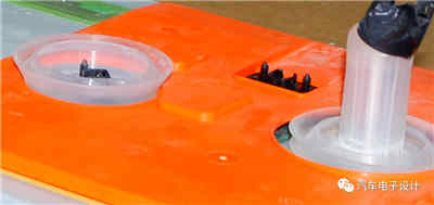 BMW與Tesla設計的智能充電機充電蓄電池系統哪家更強？