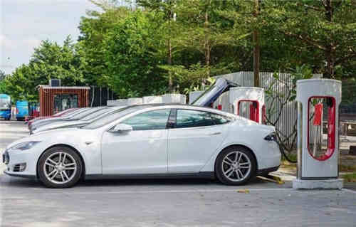 蓄電池充電機(jī)-充電樁行業(yè)“生死戰(zhàn)” ：輕資產(chǎn)轉(zhuǎn)型 聚焦平臺之爭