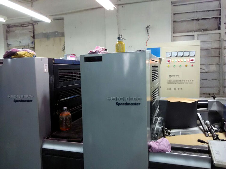 大功率補(bǔ)償式穩(wěn)壓電源SBW/SG-100KVA應(yīng)用于 LITHRONE印刷機(jī)和Heidelberg印刷機(jī)