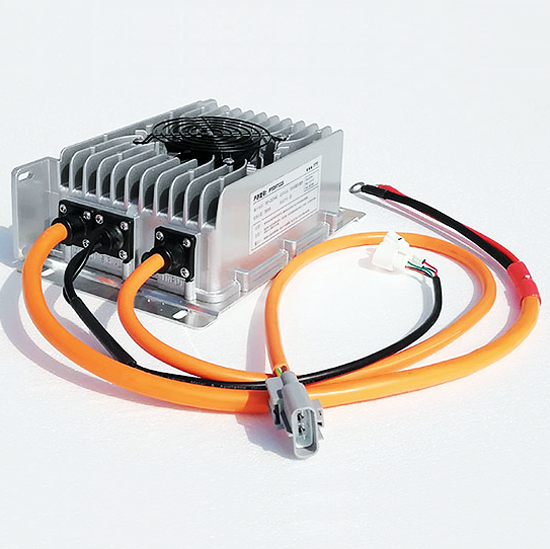 2000W系列車(chē)載式/船載式密封充電機(jī)